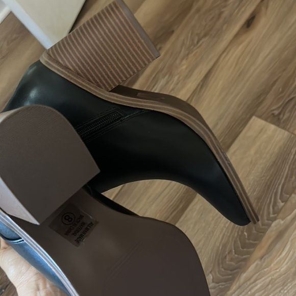 New black knee high pointed boots - Picture 7 of 8